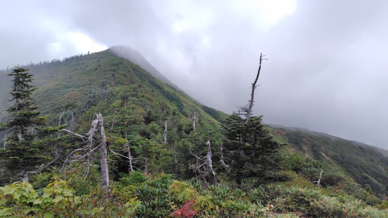 武尊神社から武尊山(沖武尊)